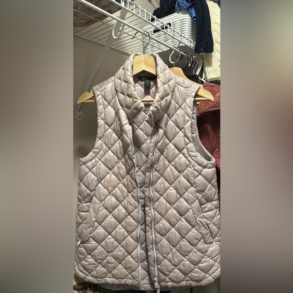 Athletes Lilac Vest, S